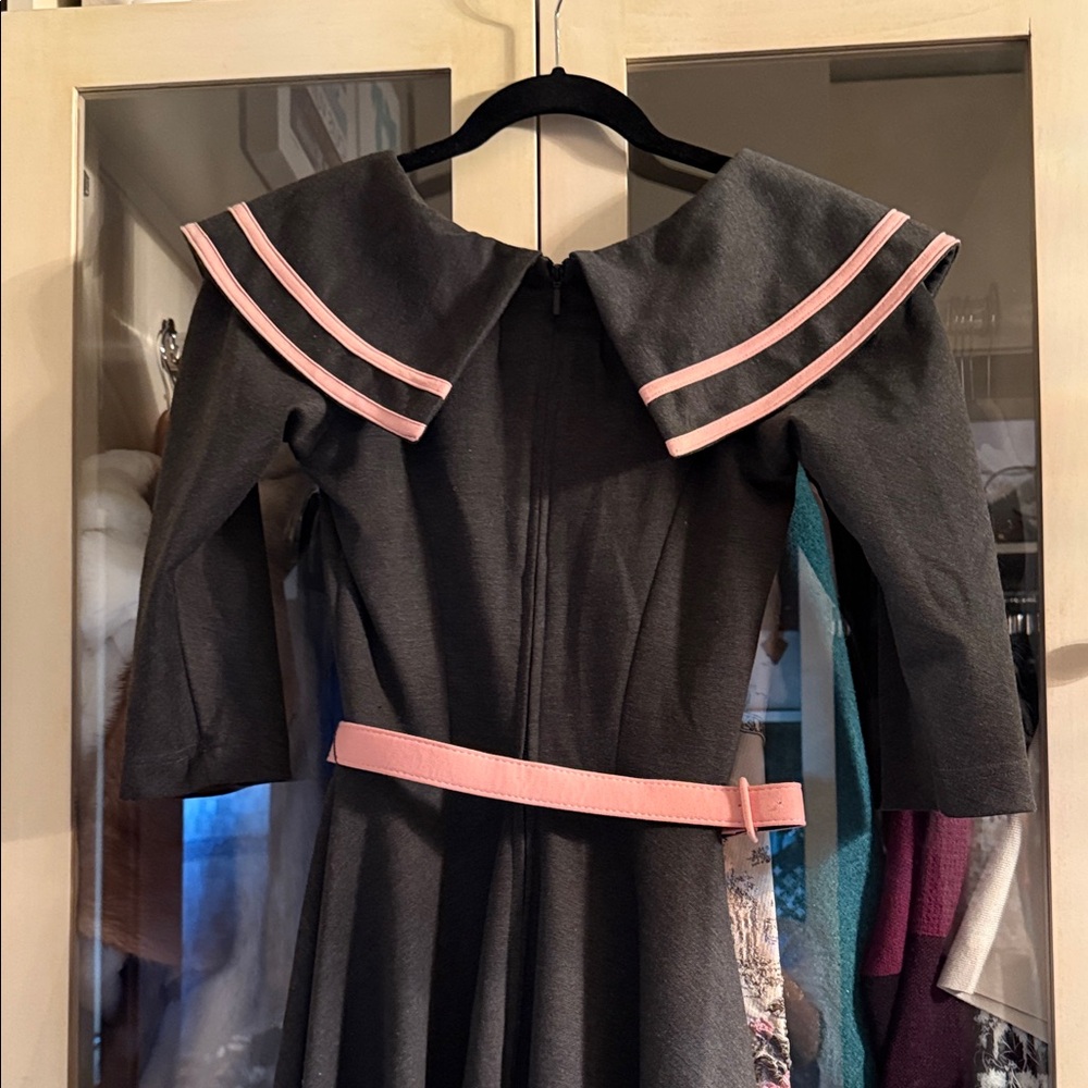 Bettie Page Grey Dress with Pink Details - Picture 6 of 10